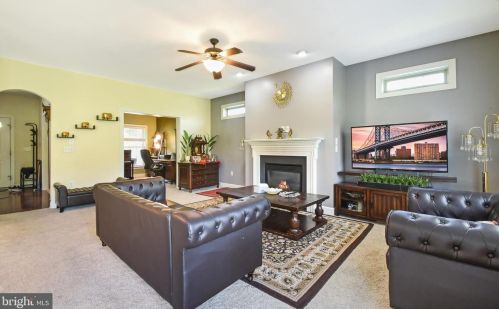 2471 Raleigh Rd, Hummelstown PA 17036-7078 exterior