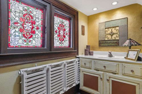 3019 Smt Ave, Milwaukee WI 53211-3463 exterior