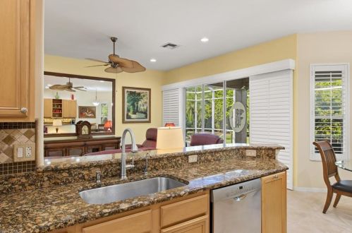 263 Glen Eagle Cir, Naples FL 34104-5715 exterior