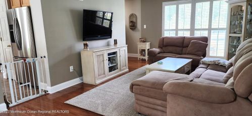 421 Virginia Ave, Berkeley Township NJ 08721-2318 exterior