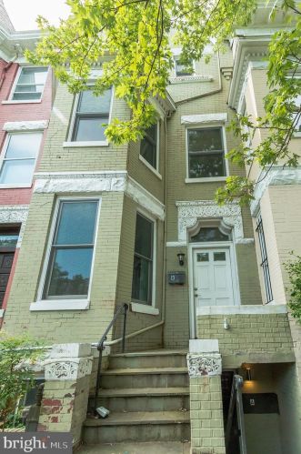 1736 U St, Washington DC  20020-4269 exterior