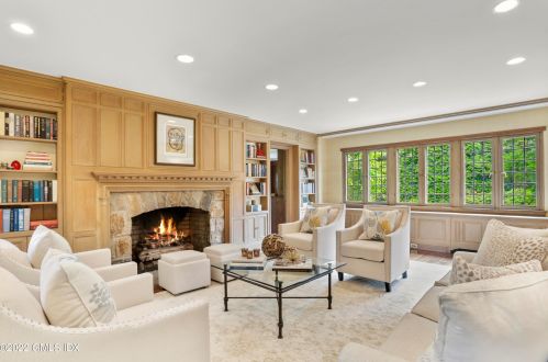 528 Field Point Rd, Greenwich, CT 06830-7044