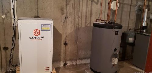 17 Stonehill Dr, Deep River CT 06419-1144 exterior