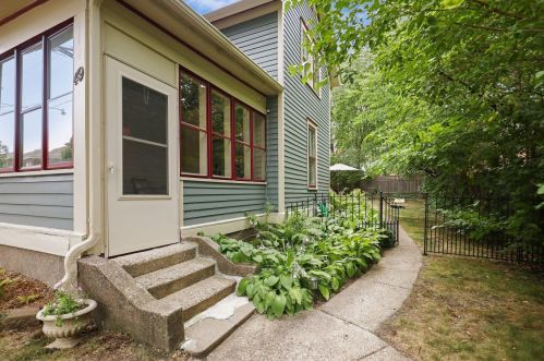 49 Dale St, Saint Paul, MN 55102-4691