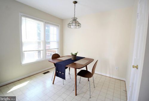 5317 Buxton Ct, Alexandria VA  22315-4760 exterior