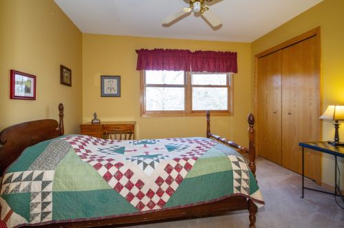 322 Lorraine Dr, Bull Valley IL 60012-3612 exterior