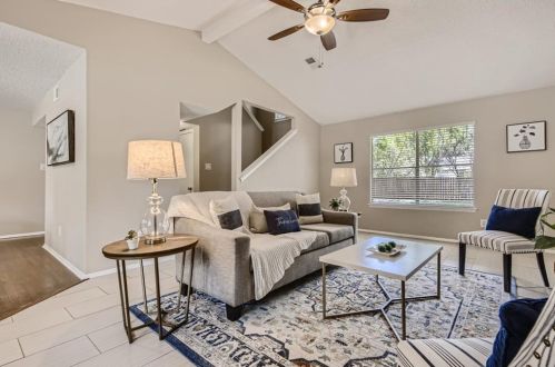 11506 Fence Post Trl, Austin TX 78750-1950 exterior