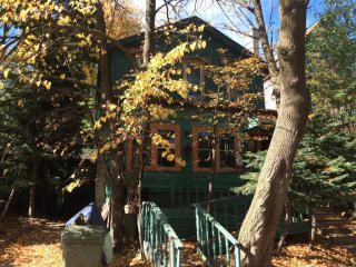 1673 Astor St, Milwaukee WI  53202-2164 exterior