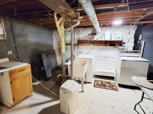 5818 Elinor St, Duluth MN 55807-1215 exterior