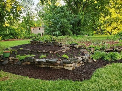 988 Trumbull Hwy, Exeter CT 06249-1532 exterior