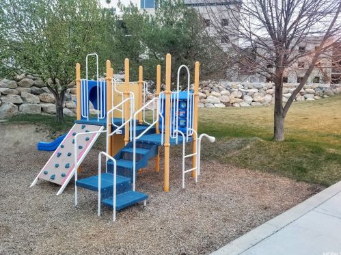 165 Albion Village Way, Sandy UT 84070-4002 exterior