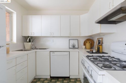 1327 Addison St, Berkeley CA 94702-1716 exterior