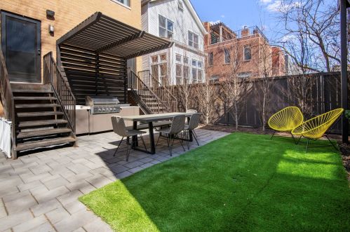 1131 Lill Ave, Chicago IL 60614-2296 exterior