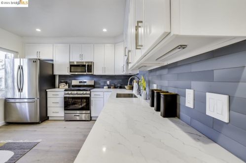 2043 Emerson St, Berkeley CA 94705-1813 exterior