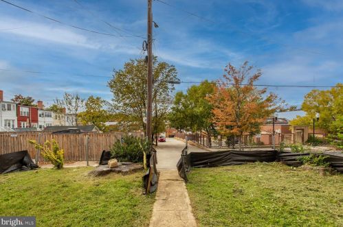 5414 3 St, Washington DC 20003-1933 exterior
