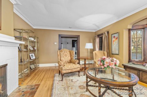 910 Pinecrest Ave, Grand Rapids MI 49506-3437 exterior