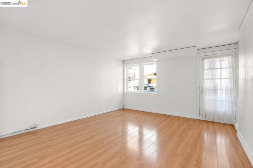 2736 Wallace St, Berkeley CA 94702-2232 exterior