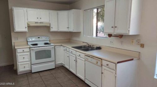 944 Escuda Dr, Phoenix AZ  85024-1145 exterior