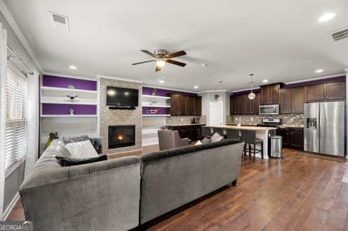 3940 Kingfisher Dr, Atlanta GA exterior