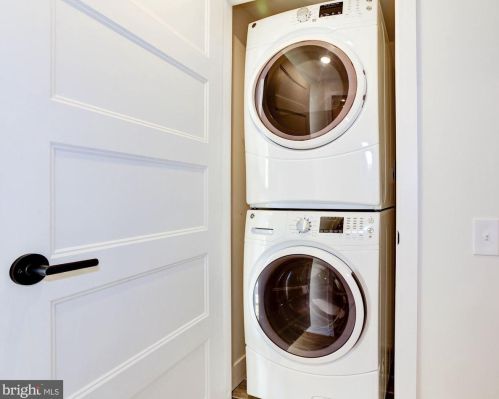 2010 Amber St, Philadelphia PA 19125 exterior