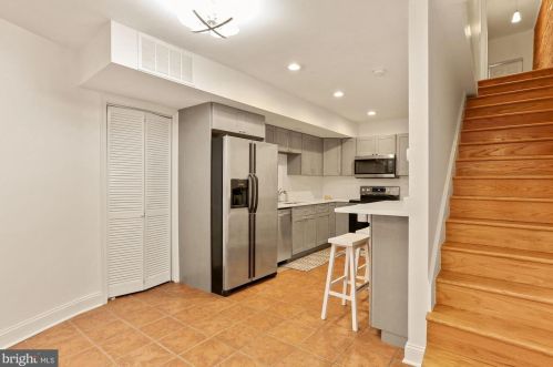 650 Newton Pl, Washington, DC 20010-1750