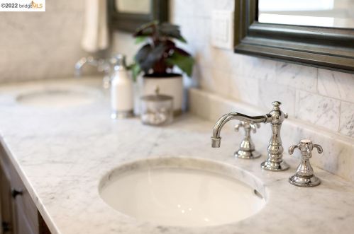 135 Tunl Rd, Berkeley CA 94705-2841 exterior