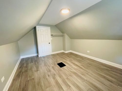 3040 55 St, Chicago IL 60632-4738 exterior