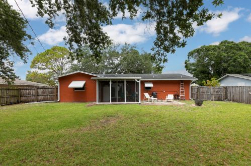 2193 Shelter Dr, Fort Pierce FL 34952-4849 exterior