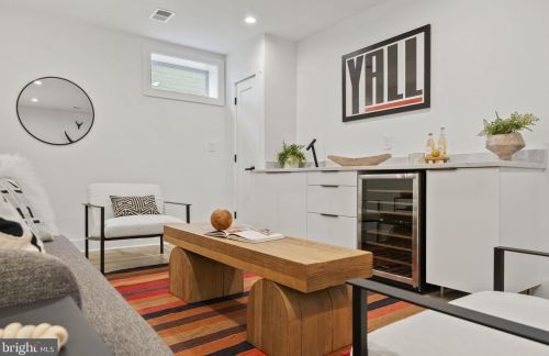 2706 Valley Dr, Alexandria VA  22302-2845 exterior