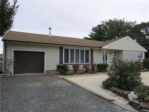 27 Island Rd, Berkeley Township, NJ 08721-3579