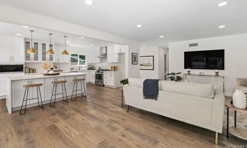 13422 Epping Way, Tustin CA  92780-4743 exterior