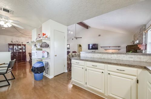 7319 Foxway Ln, Humble TX exterior