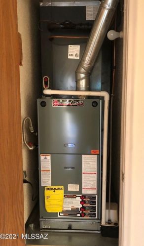 4824 Red Wolf Dr, Tucson AZ 85742-8968 exterior