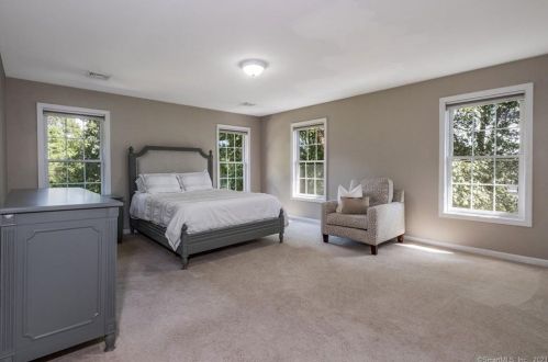 26 Overlook Farms Rd, Deep River CT 06419-1337 exterior