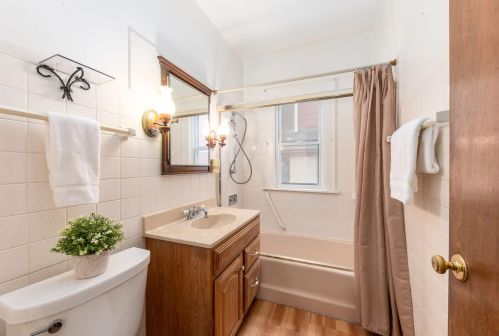 6418 Wright St, Milwaukee WI 53212-2940 exterior