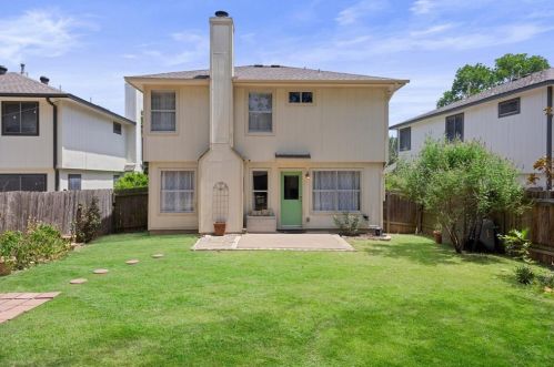 8600 Bisbee Ct, Austin TX 78745-8060 exterior