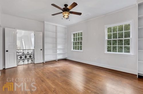 3342 Kilby Pl, Atlanta GA 30327-2214 exterior