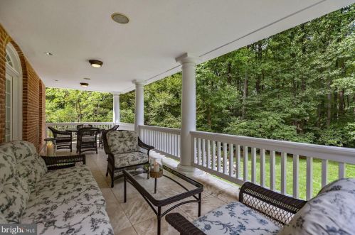 11013 Cripplegate Rd, Rockville MD 20854-1630 exterior