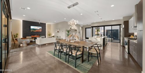 6846 13th Pl, Phoenix AZ  85014-1120 exterior