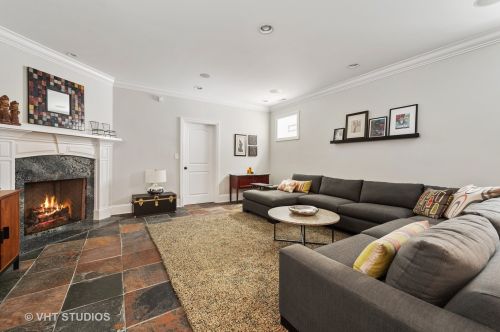 5048 Oakley Ave, Chicago IL 60625-1830 exterior