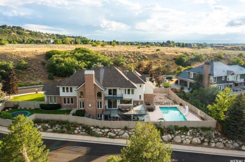 9093 Cyn Gate Cir, Sandy UT 84093-3807 exterior