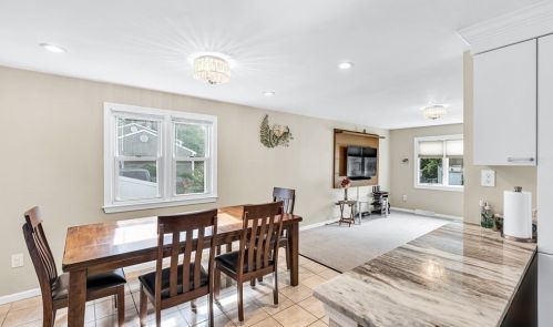 128 Tallyho Dr, Springfield MA  01118-1944 exterior