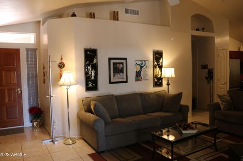 513 Aire Libre Ave, Phoenix AZ 85053-2835 exterior