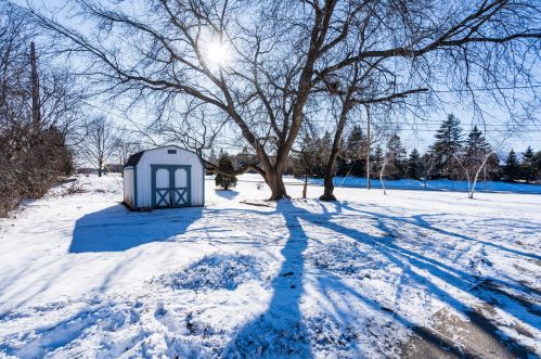 443 Ellsworth Ln, Milwaukee WI 53217-1831 exterior