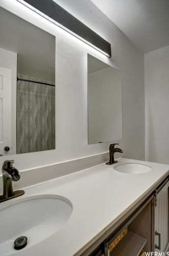 11104 Londonderry Dr, Sandy UT 84070 exterior