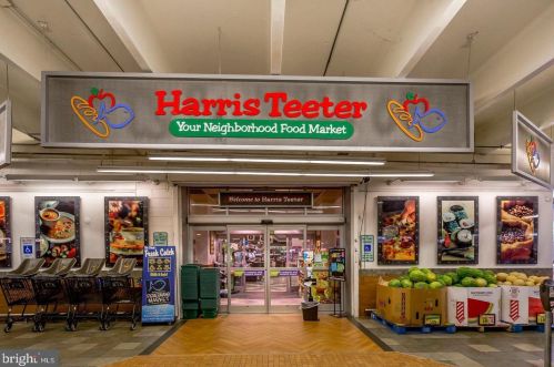 1418 Martha Custis Dr, Alexandria VA 22302-2028 exterior