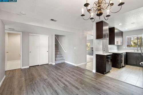 359 Scottsdale Rd, Concord CA 94523-5113 exterior