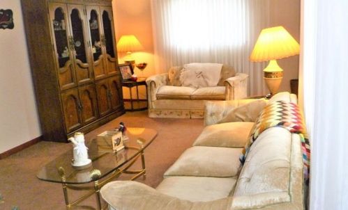 6 Hallmark Dr, Pittsburgh, PA 15235-2211