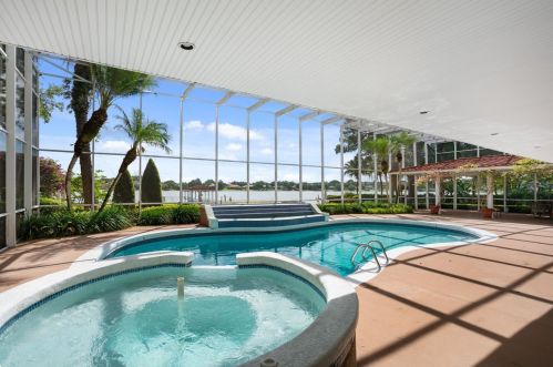 126 Spg Vly Loop, Altamonte Springs FL 32714-6509 exterior