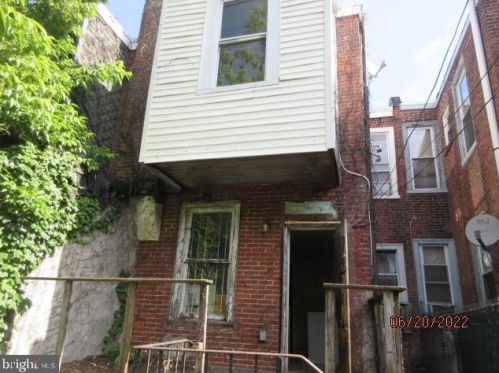 6144 Chancellor St, Philadelphia PA 19139-3702 exterior